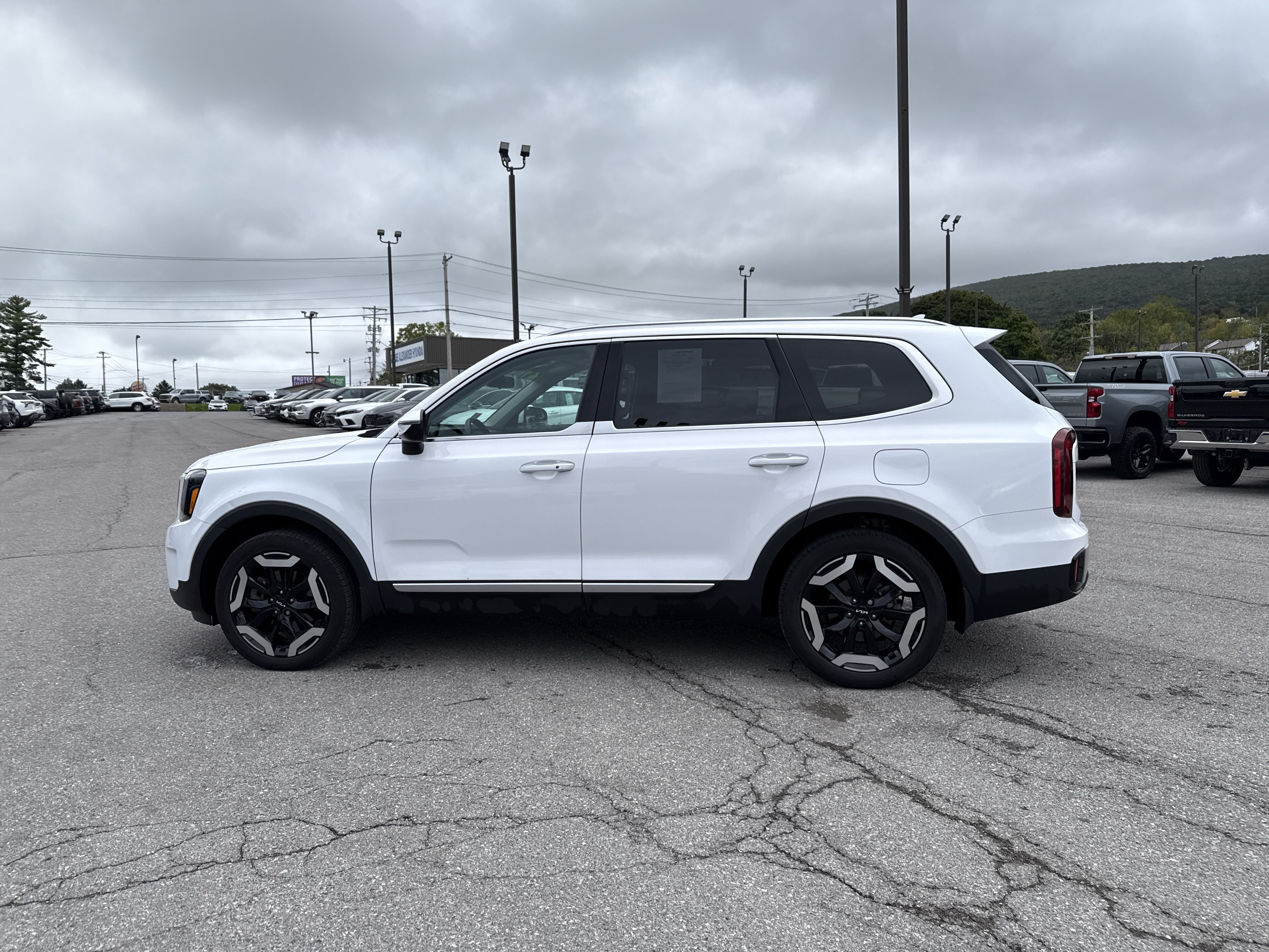 Used 2024 Kia Telluride S w/ S Sunroof Package AWD/4WD image 6