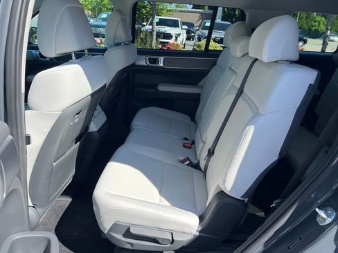 Used 2024 Hyundai Santa Fe SE AWD/4WD image 17
