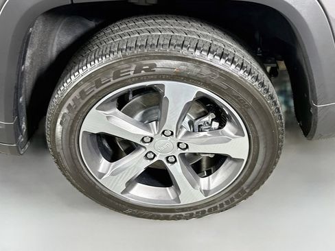 Used 2023 Jeep Grand Cherokee 4WD 4xe image 35