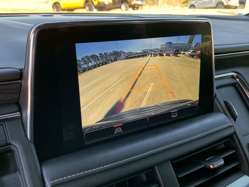 Used 2023 GMC Yukon SLT image 16