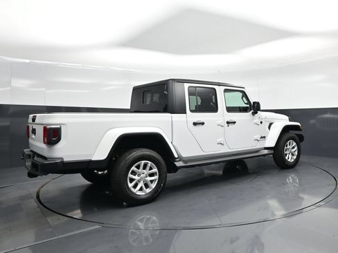Used 2023 Jeep Gladiator Sport AWD/4WD image 19