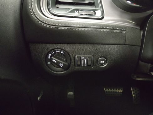 Used 2023 Dodge Challenger R/T w/ Plus Package image 28