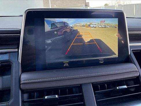 Used 2024 Chevrolet Suburban LT image 20