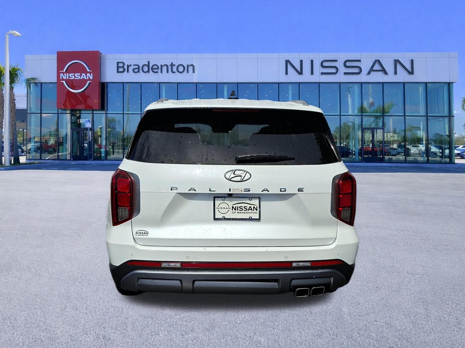 Used 2025 Hyundai Palisade SEL FWD image 6