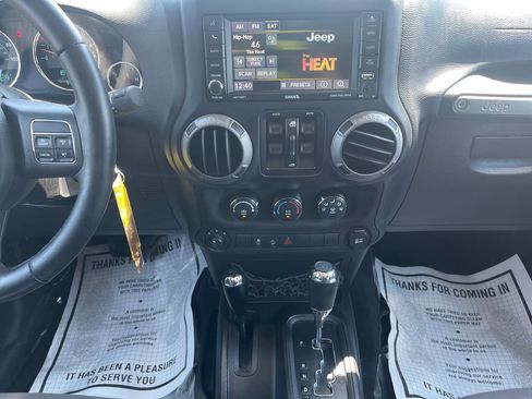 Used 2015 Jeep Wrangler Unlimited Sport w/ Quick Order Package 24S AWD/4WD image 27