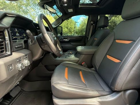 Used 2025 GMC Sierra 2500 AT4 w/ AT4 Premium Plus Package AWD/4WD image 11