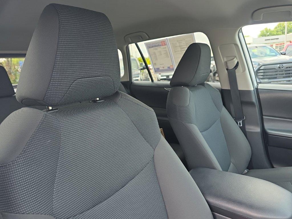 Certified 2024 Toyota RAV4 LE AWD/4WD image 10