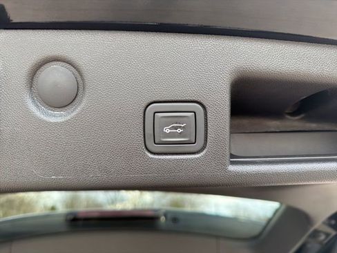 Certified 2024 Chevrolet Equinox Premier image 19