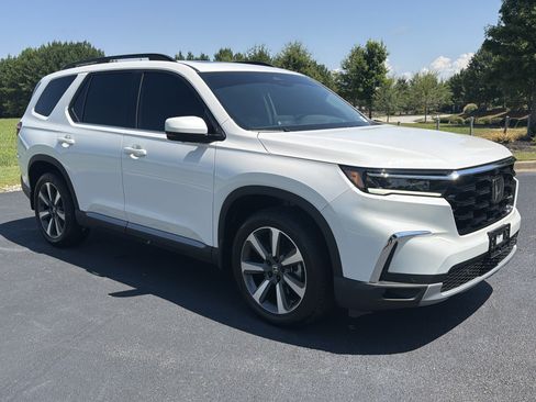 Certified 2025 Honda Pilot Elite image 2