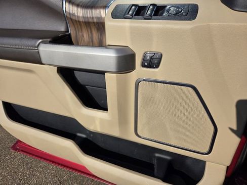 Used 2019 Ford F150 Lariat image 13