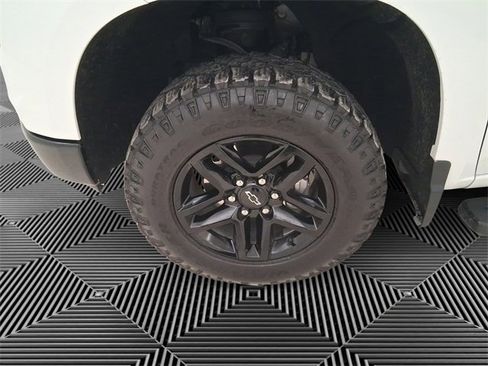 Used 2023 Chevrolet Silverado 1500 LT Trail Boss image 9