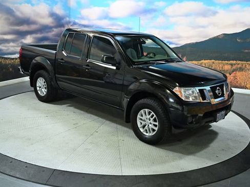 Used 2021 Nissan Frontier SV image 1