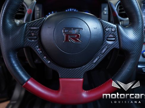 Used 2014 Nissan GT-R Black Edition image 37