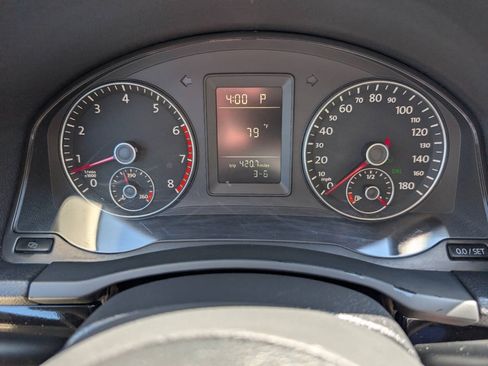 Used 2010 Volkswagen Jetta Wolfsburg Edition FWD image 17