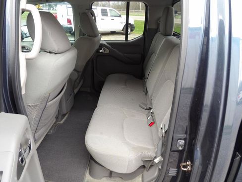 Used 2014 Nissan Frontier SV w/ SV Value Truck Package image 19