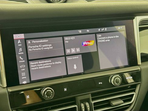 Certified 2026 Porsche Macan S AWD/4WD image 17