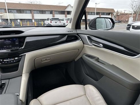 Used 2021 Cadillac XT6 Premium Luxury image 34