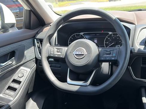 Certified 2023 Nissan Rogue SV AWD/4WD image 24