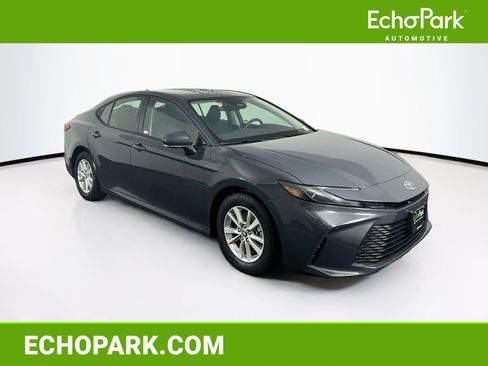 Used 2025 Toyota Camry LE FWD image 1