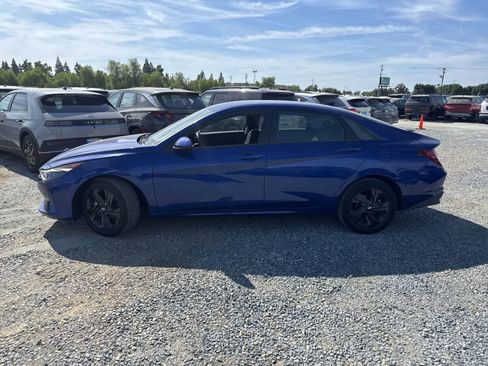 Used 2021 Hyundai Elantra SEL w/ Convenience Package FWD image 8