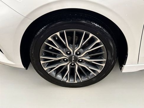 Used 2023 Kia Forte GT-Line w/ GT-Line Premium Package FWD image 10