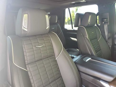 Used 2025 Cadillac Escalade Sport Platinum AWD/4WD image 21