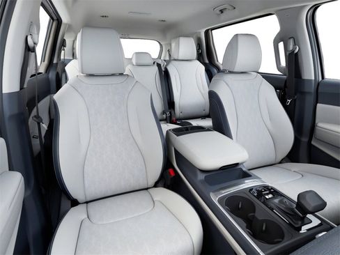 New 2026 Kia Carnival EX image 15