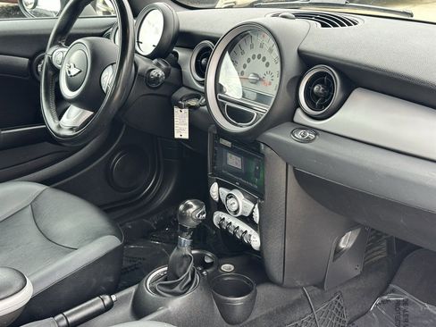 Used 2010 MINI Cooper Convertible FWD image 4