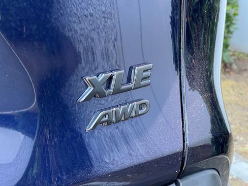 Used 2022 Toyota RAV4 XLE w/ Convenience Package AWD/4WD image 7
