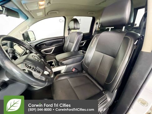 Used 2018 Nissan Titan PRO-4X AWD/4WD image 23