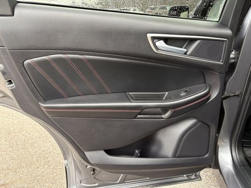 Used 2022 Ford Edge ST-Line image 17