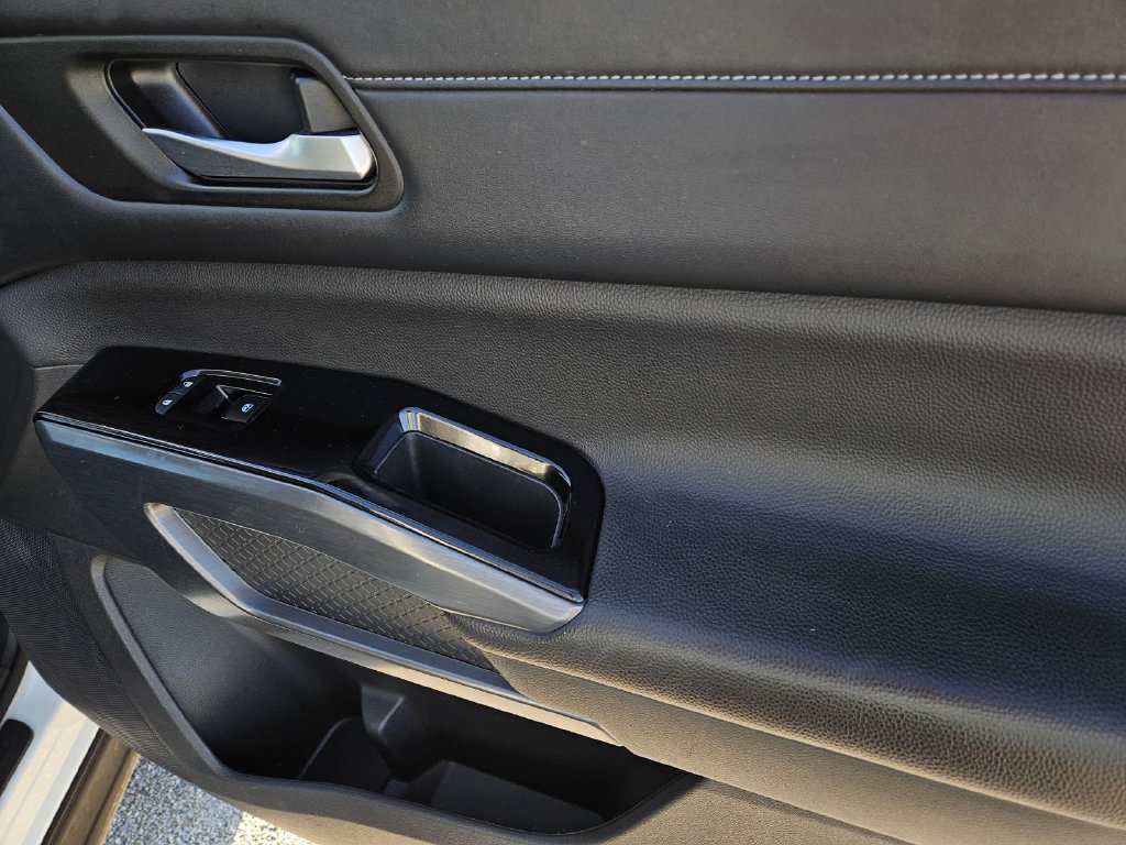Certified 2024 Nissan Pathfinder SL FWD image 7