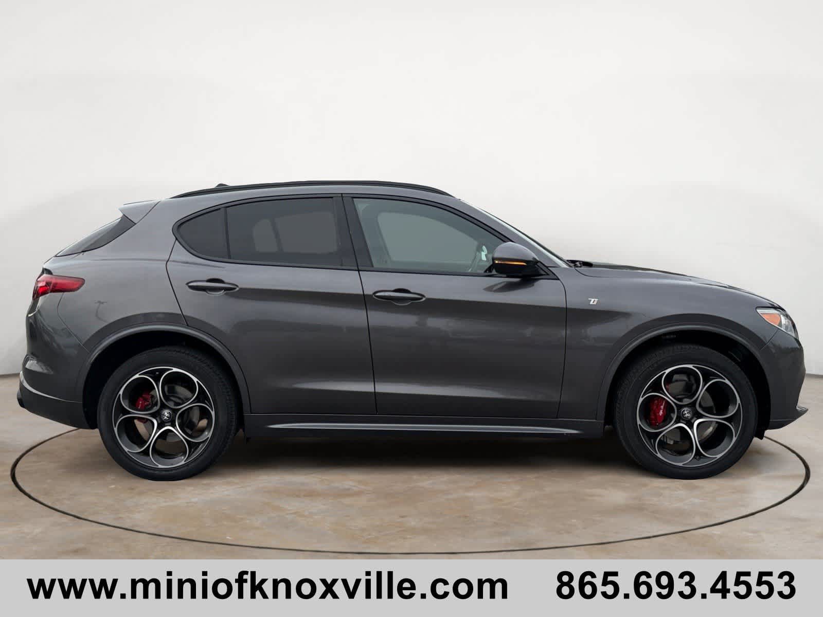 Used 2023 Alfa Romeo Stelvio Ti w/ Active Assist Plus Package AWD/4WD image 2
