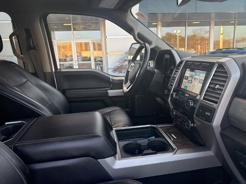 Used 2017 Ford F350 Lariat image 41