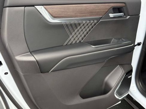 New 2026 GMC Acadia Denali w/ Super Cruise Package FWD image 11
