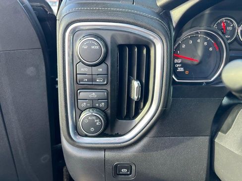 Used 2021 Chevrolet Silverado 1500 LT image 39