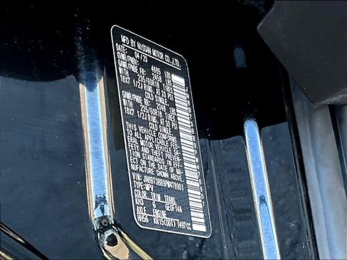 Used 2023 Nissan Rogue SV image 34