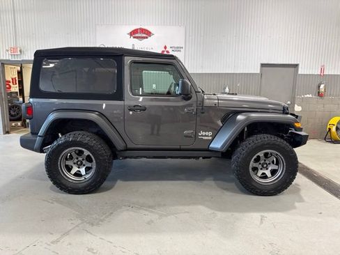 Used 2020 Jeep Wrangler Sport AWD/4WD image 4
