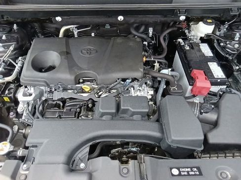 Used 2024 Toyota RAV4 LE FWD image 33