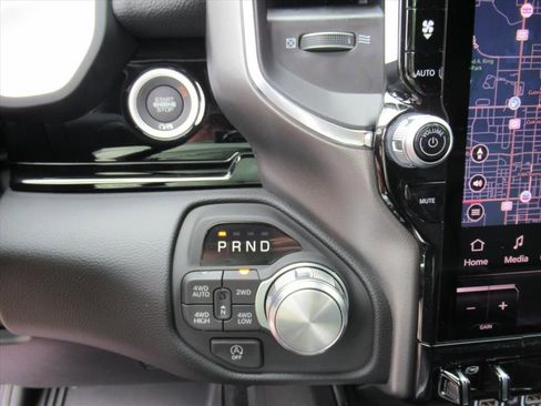 New 2026 RAM 1500 Laramie AWD/4WD image 25