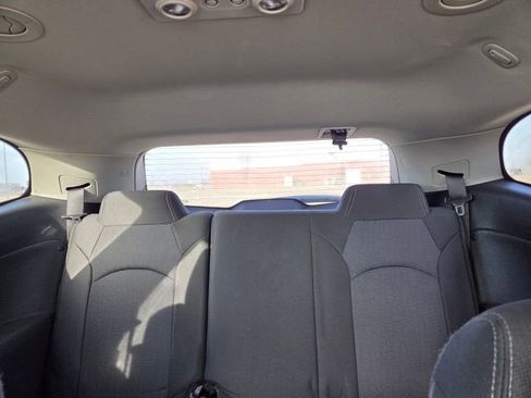 Used 2017 Chevrolet Traverse LT w/ Style and Technology Package image 48