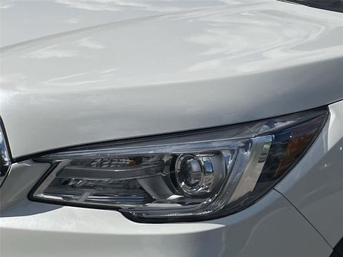 Certified 2022 Subaru Ascent Limited w/ Technology Package AWD/4WD image 9