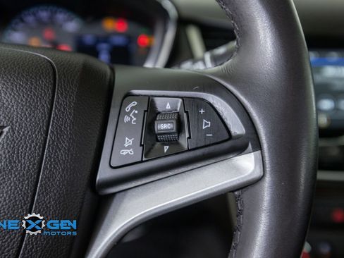Used 2019 Chevrolet Trax LT w/ LT Convenience Package FWD image 15