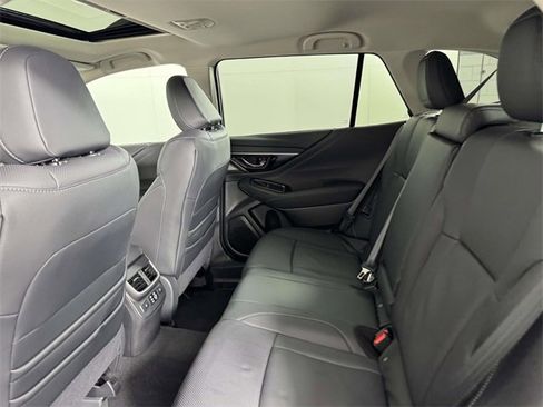 Used 2025 Subaru Outback Limited image 32