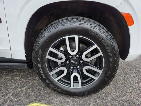 Used 2023 GMC Yukon AT4 w/ AT4 Premium Package AWD/4WD image 33