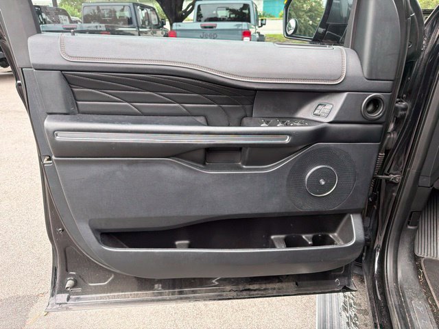 Used 2019 Ford Expedition Platinum AWD/4WD image 19
