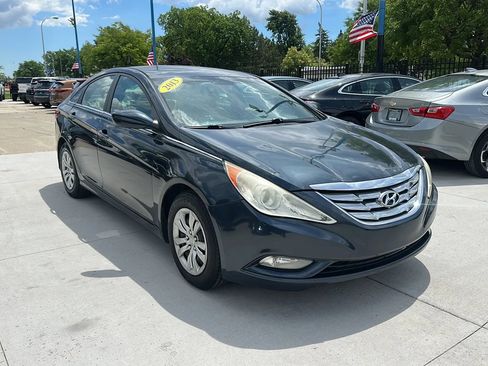 Used 2013 Hyundai Sonata GLS w/ Popular Equipment Pkg FWD image 3