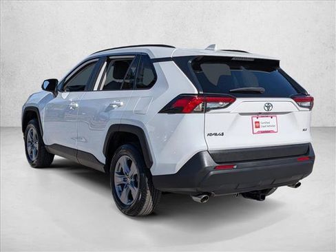 Used 2022 Toyota RAV4 XLE image 8