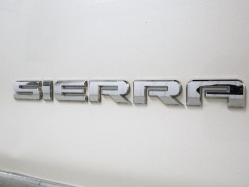 Used 2015 GMC Sierra 1500 SLT w/ SLT Crew Cab Value Package AWD/4WD image 25