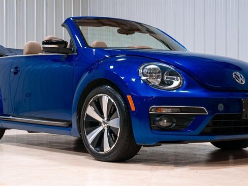 Used 2013 Volkswagen Beetle 2.0T image 8